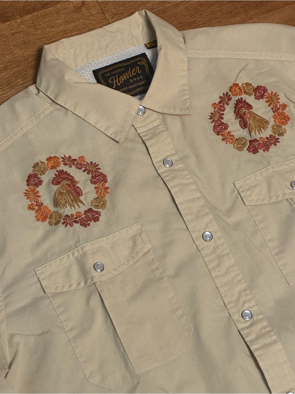 Howler Brothers - Ring Around The Rooster Gaucho Snapshirt -Medium & Large, NWOT